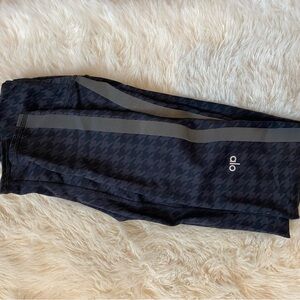 ALO Yoga Black and Gray Leggings